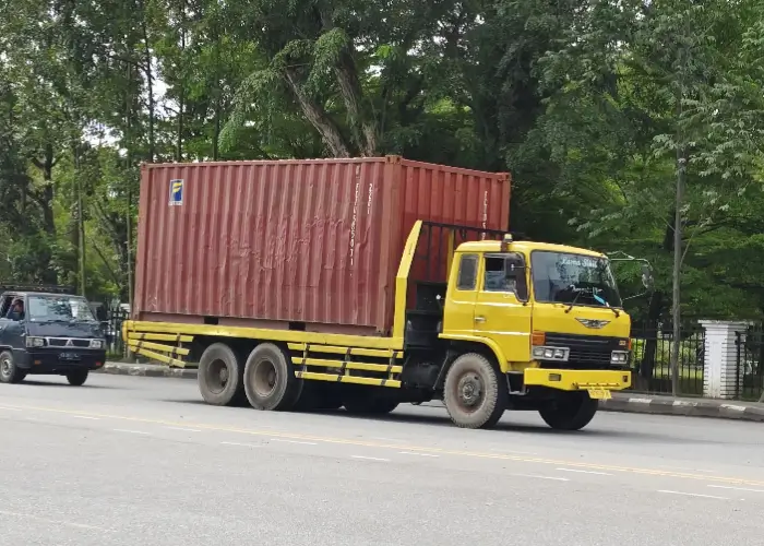 Dishub Pontianak akan menetapkan pengaturan jam operasional pengisian BBM bagi truk dan kendaraan berat. (Prokopim Pontianak)