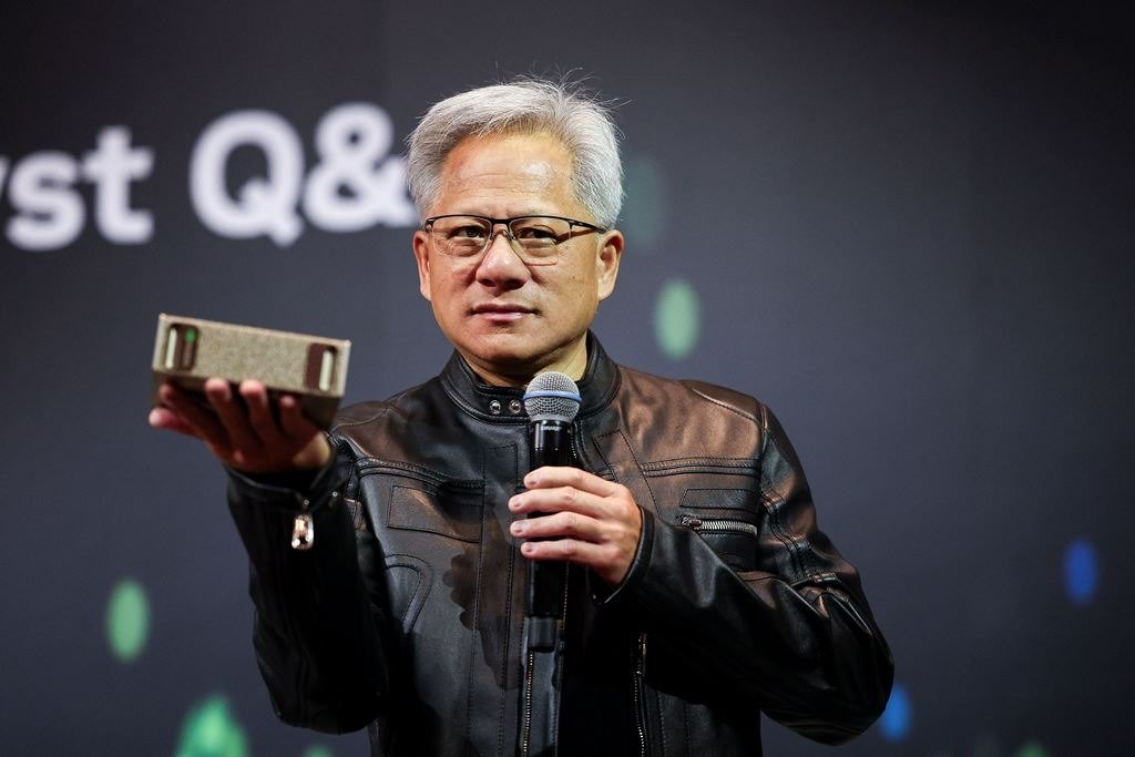Jensen Huang, salah satu pendiri dan CEO Nvidia Corp, berbicara dalam konferensi pers di Taipei pada 21 Mei 2025. (Sumber Foto: AFP.com)