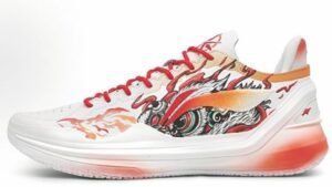 Sepatu kets dari seri "Waking Lion" karya Wang, terinspirasi oleh tarian barongsai tradisional Tiongkok.(Sumber foto: chinadailyasia.com)