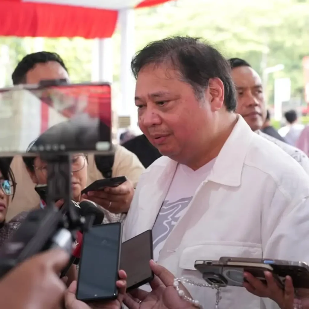 Menteri Koordinator Bidang Perekonomian Airlangga Hartarto memberikan pernyataan usai WTO mendukung Indonesia dalam sengketa biodiesel melawan Uni Eropa, Sabtu (23/8). (instagram.com/airlanggahartarto_official)