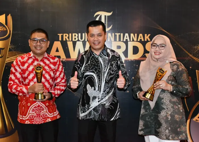 Bupati Kayong Utara Romi Wijaya menghadiri Tribun Pontianak Award 2025 di Pontianak