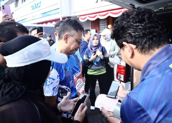 Wali Kota Edi Rusdi Kamtono saat peluncuran Kota Pontianak sebagai kota pertama Kalimantan yang terapkan QRIS Dinamis untuk pembayaran PBB. (Pontianak.go.id)