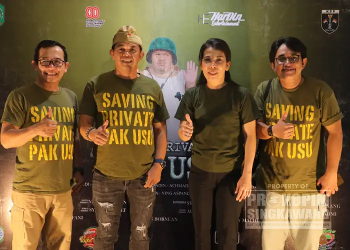 Kreator di balik produksi Film ‘Saving Private Pak Usu’ kota Singkawang bersama Wali Kota dan Wakil. (Prokopim Singkawang)