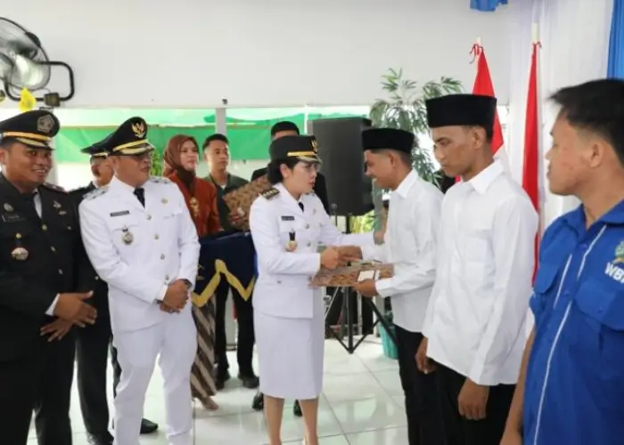 Lembaga Pemasyarakatan (Lapas) Kelas IIB Singkawang memberikan remisi kepada ratusan warga binaan, Minggu (17/8), dalam rangka HUT ke-80 RI. (mediacenter.singkawangkota.go.id)