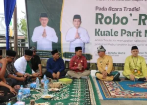 Wakil Wali Kota Bahasan ikuti Robo-robo di Kampung Kuala Parit Nanas Pontianak Utara. (Pontianak.go.id)