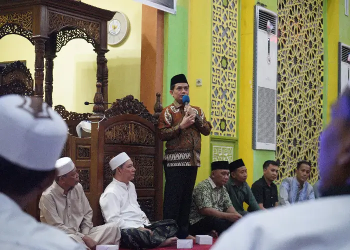 Wawako Pontianak Bahasan Sosialisasikan Percepatan Sertifikasi Tanah Wakaf di Masjid At-Taqwa Komplek Asrama Polri, Kamis (7/8). (Pontianak.go.id)