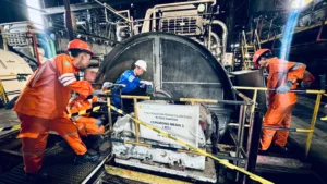 Tim Operasi & Pemeliharaan PLN Nusantara Power UP Kapuas ULPLTGD Siantan bergerak cepat melakukan investigasi menyeluruh pada mesin pasca gangguan.