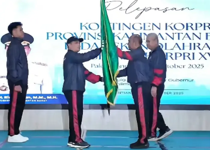 Gubernur Kalbar Ria Norsan melepas Kontingen KORPRI Kalbar menuju PORNAS XVII 2025