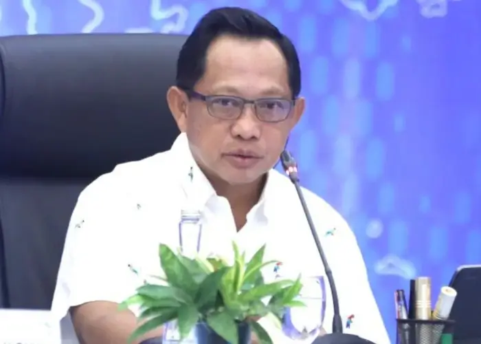 Mendagri Tito Karnavian mengingatkan pemda untuk mengendalikan inflasi daerah agar harga kebutuhan pokok tetap stabil. (instagram.com/titokarnavian)