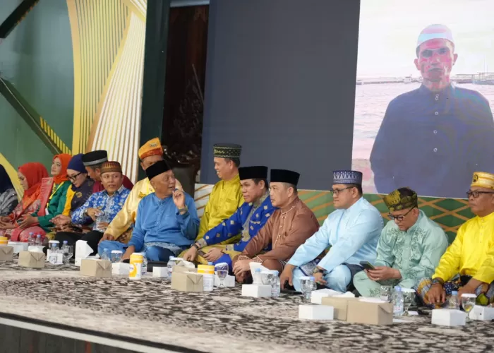 Gubernur Ria Norsan saat menghadiri Tumpahan Salok Insanak Sambas Serantau di Pontianak