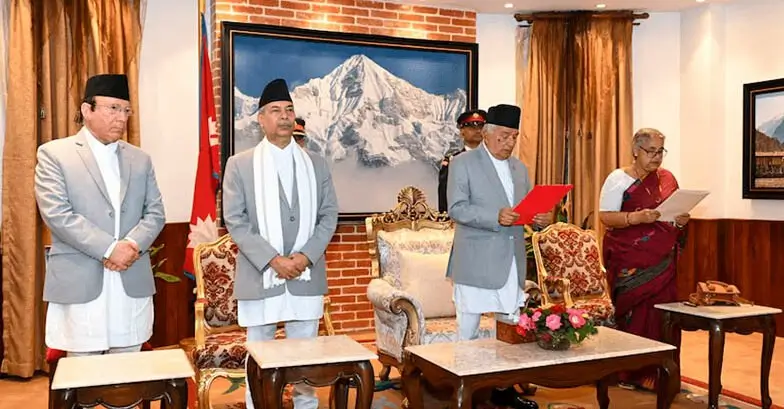 Presiden Nepal Ramchandra Paudel dan Sushila Karki usai pengumuman pembubaran parlemen. (x.com/Victor1507Z)
