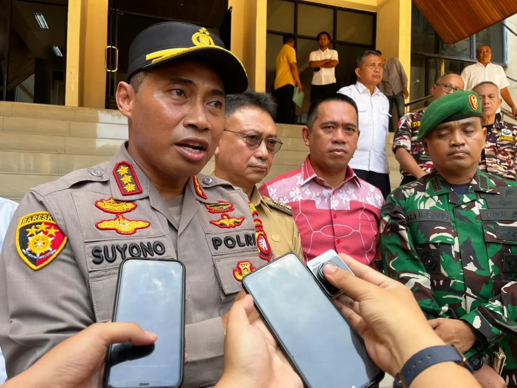 Kapolresta Pontianak Kombes Pol Suyono memberikan imbauan kepada warga untuk menghindari Jalan Ahmad Yani akibat aksi demonstrasi.