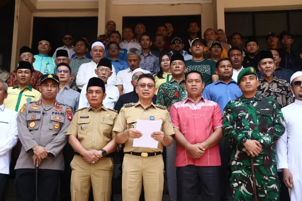 Wali Kota Pontianak bersama Kapolresta Pontianak memberi imbauan agar demo mahasiswa berjalan tertib dan damai.