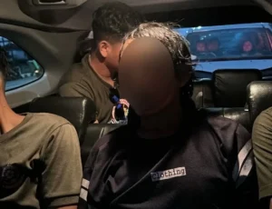Salah seorang gepeng saat diamankan anggota Satpol PP Kota Pontianak.
