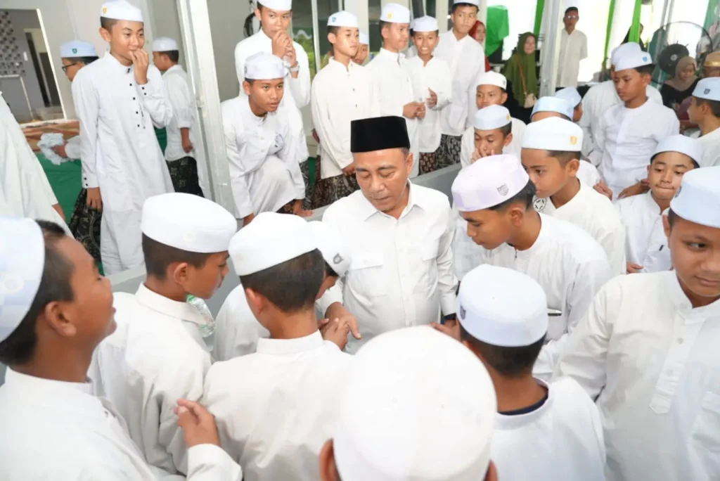 Wakil Gubernur Kalbar Krisantus Kurniawan menghadiri peringatan Maulid Nabi Muhammad SAW 1447 H di Pondok Pesantren Tahfidz Modern MAHIR, Kubu Raya.