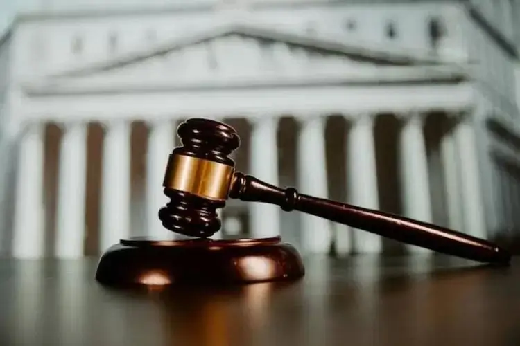 Ilustrasi sidang kasus perjudian togel ilegal di Kuching, Malaysia.