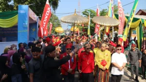 Suasana meriah Festival Paradje’ Pesaka Negeri XVII di Kabupaten Sanggau