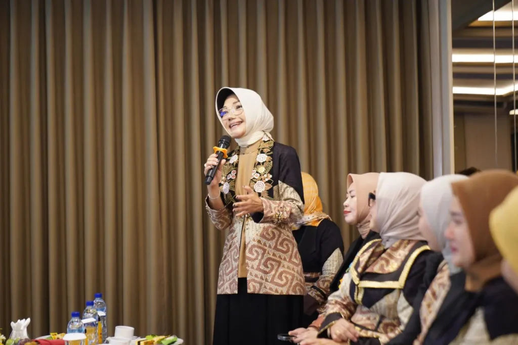 Ketua TP PKK Kota Pontianak Yanieta Arbiastutie tekankan peran PKK dalam mendukung pembangunan keluarga dan menyiapkan Generasi Emas 2045