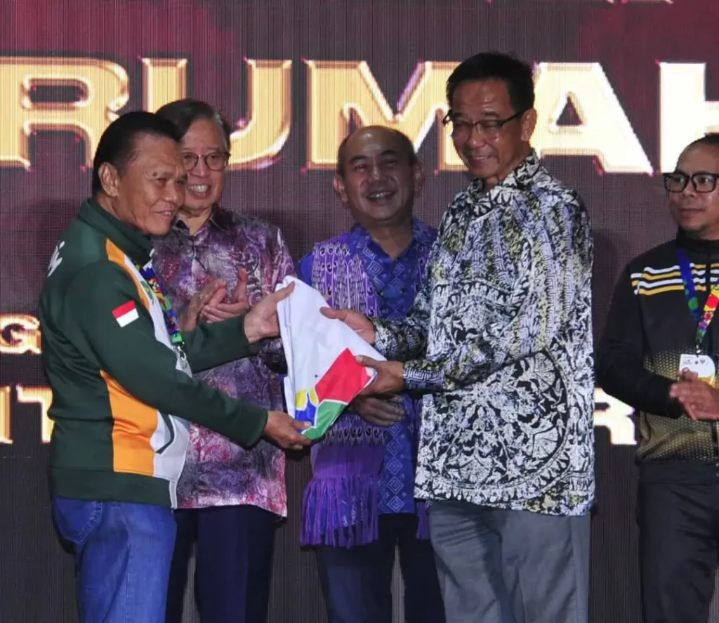 Menteri Pemuda, Olahraga, dan Pengembangan Wirausaha Sarawak, Datuk Seri Abdul Karim Rahman Hamzah saat penutupan Borneo Games 2025 di Kuching
