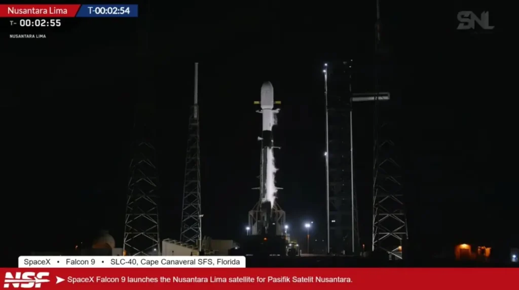 Peluncuran Satelit Nusantara Lima (N5) menggunakan roket Falcon 9 dari Cape Canaveral. (Tangkapan Layar Kanal Youtube Kemkomdigi)