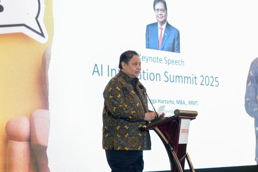 Menko Perekonomian Airlangga Hartarto menyampaikan pidato tentang digitalisasi dan AI. (Ekon.go.id)