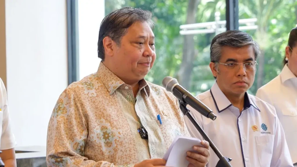 Menko Perekonomian Airlangga Hartarto saat konferensi pers peluncuran Paket Ekonomi 2025 di Jakarta. (Humas Ekon)
