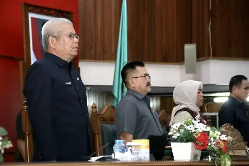 Sekda Kalbar Harisson menghadiri rapat paripurna DPRD Kalbar 2025