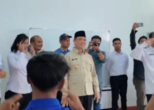 Gubernur Ria Norsan memastikan kenyamanan dan keamanan siswa Sekolah Rakyat di Kalbar. (instagram.com/rianorsan.id)