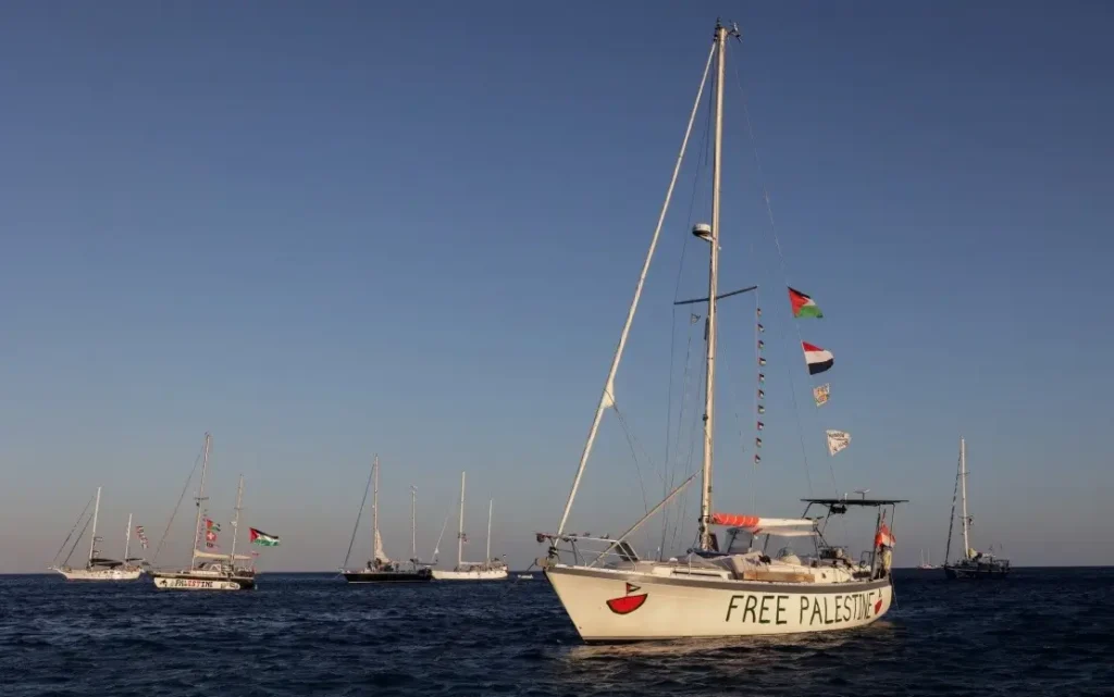 Armada kapal Koalisi Armada Kebebasan berlayar menuju Jalur Gaza membawa bantuan kemanusiaan. (x.com/Bernama_Radio)