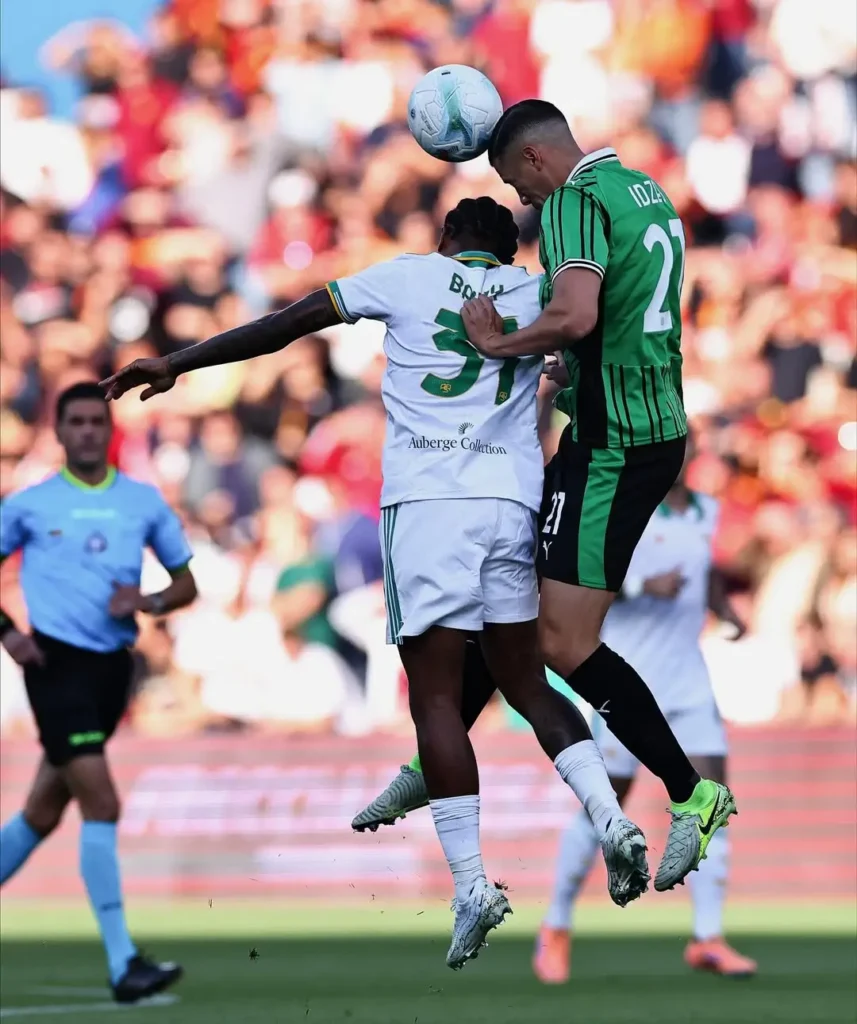 Jay Idzes tampil penuh membela Sassuolo saat menghadapi Cagliari di Stadion Unipol Domus, Serie A 2025. (instagram.com/sassuolocalcio)