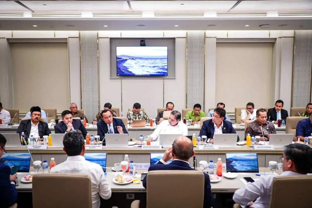 Suasana Rakortas Kabinet Merah Putih terkait Paket Ekonomi 2025 di Jakarta, (Setkab)