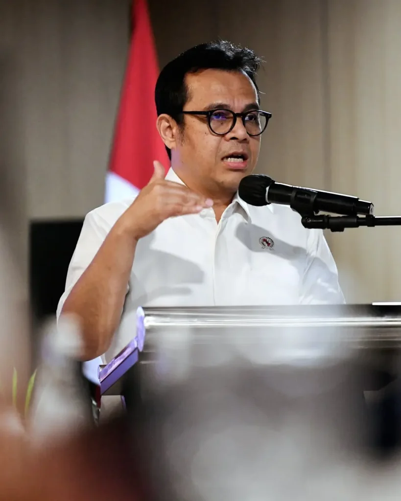 Wamenkomdigi Nezar Patria memaparkan Strategi 3Go untuk mendorong digitalisasi UMKM Indonesia dalam Workshop Social Selling: Kunci Sukses UMKM 2025 di Jakarta. (Komdigi)