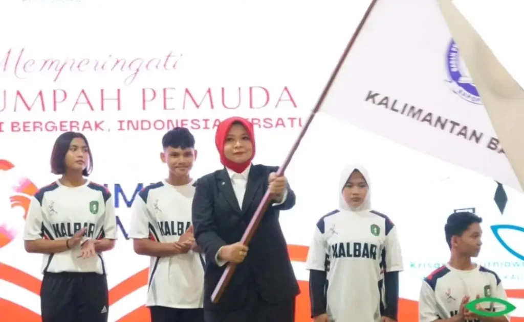 Kepala Disporapar Kalbar Windy Prihastari melepas Kontingen POPNAS XVII dan PEPARPENAS XI Tahun 2025 di Pontianak. (instagram.com/disporaparkalbar)