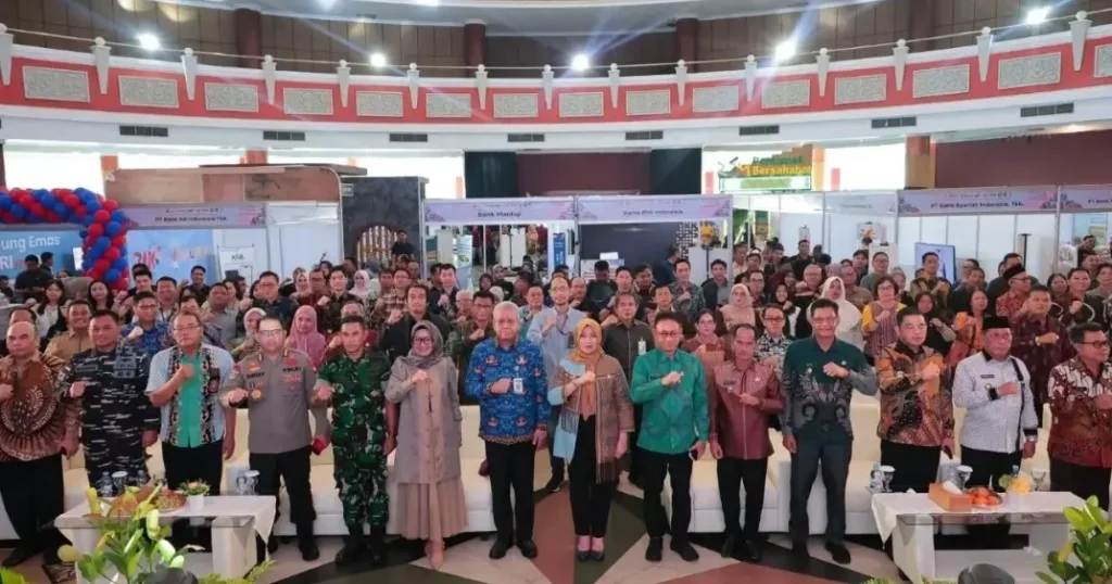 Pemprov Kalbar menegaskan komitmen memperluas akses layanan keuangan melalui Puncak BIK 2025. (instagram.com/adpim.provkalbar)