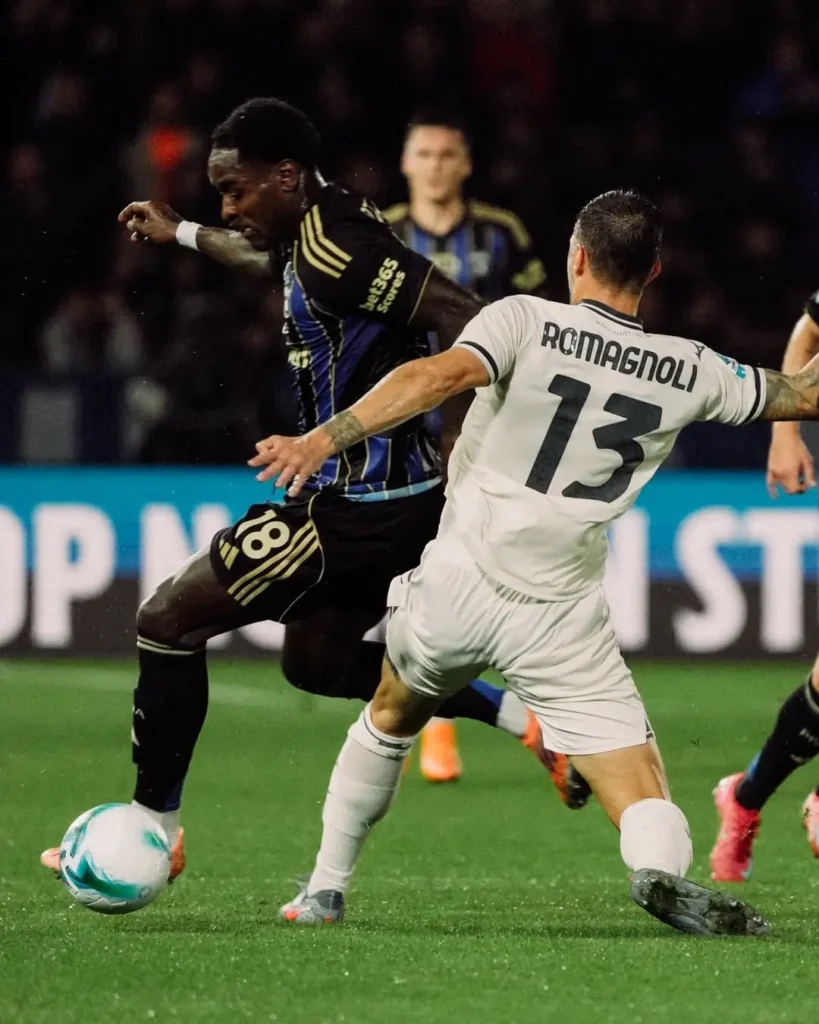 Pemain Pisa dan Lazio berebut bola dalam laga Serie A pekan ke-9 di Stadion Arena Garibaldi Tuscany, 31 Oktober 2025. (instagram.com/pisasportingclub)