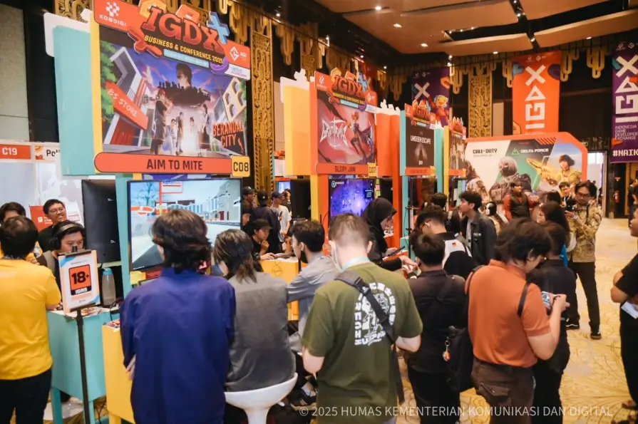 Pengunjung dan peserta pameran industri gim IGDX 2025. (Komdigi.go.id)