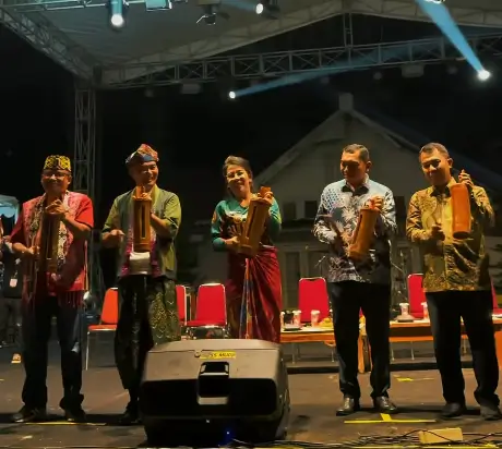 Wali Kota Singkawang, Tjhai Chui Mie menutup Pekan Kebudayaan Daerah 2025 di Mess Daerah. (instagram.com/tjhaichuimie)