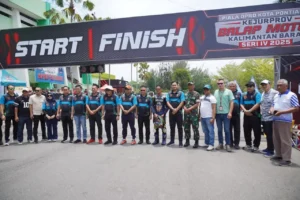 Wali Kota Pontianak Edi Kamtono menghadiri Kejurprov Balap Motor Kalbar Seri IV di Sirkuit Stadion Sultan Abdurrahman