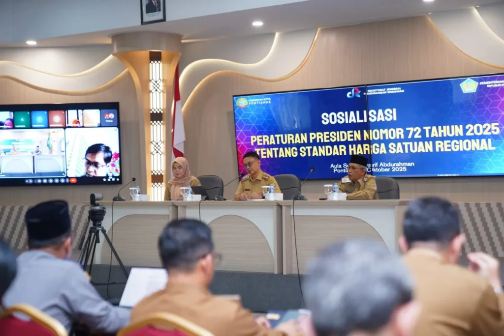 Wali Kota Pontianak Edi Rusdi Kamtono saat membuka Sosialisasi Perpres Nomor 72 Tahun 2025 tentang Standar Harga Satuan Regional (SHSR).