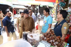 Wawako Bahasan dan Tim Satgas Pangan monitoring stok dan harga bahan pokok di sejumlah pasar tradisional.