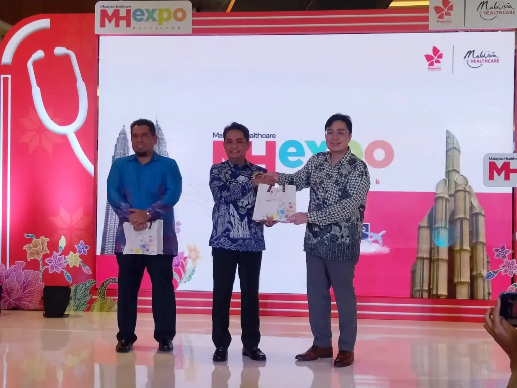 Wakil Wali Kota Pontianak Bahasan menghadiri dan meresmikan pembukaan Malaysia Healthcare Expo 2025, sebagai upaya memperluas akses layanan kesehatan internasional bagi masyarakat Kalbar.