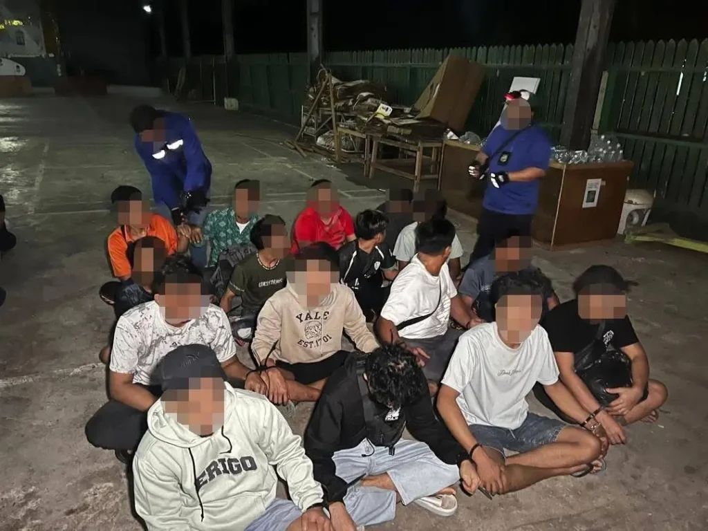 Petugas imigrasi Sarawak mengamankan 104 WNI dalam operasi di pabrik Bintulu