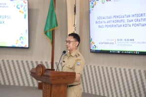 Wali Kota Pontianak Edi Rusdi Kamtono saat membuka sosialisasi penguatan integritas, budaya antikorupsi dan gratifikasi bagi ASN.