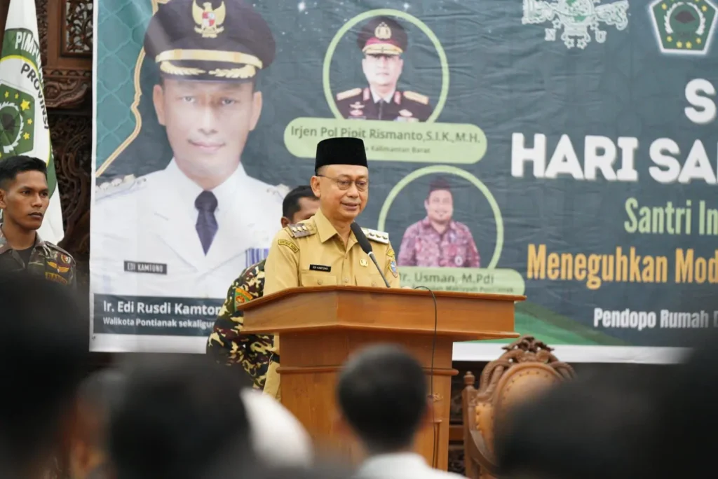 Wali Kota Pontianak Edi Rusdi Kamtono menjadi pembicara pada Seminar Hari Santri Nasional.
