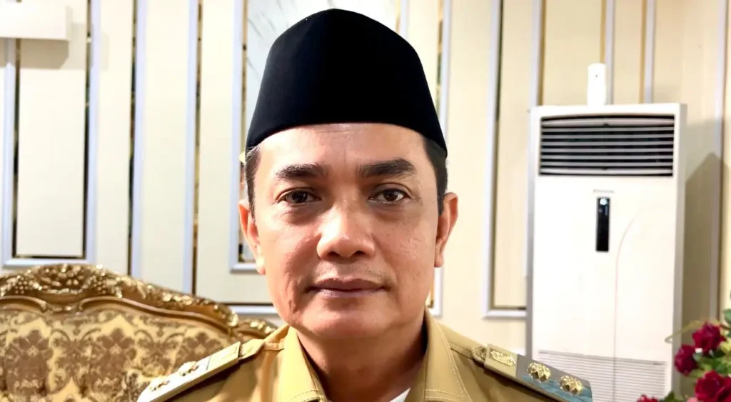 Wakil Wali Kota Pontianak Bahasan mengimbau warga tetap waspada peretasan akun WhatsApp.