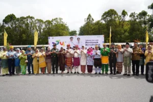 Peringatan Hari Jadi ke-254 Kota Pontianak di depan Kantor Wali Kota.