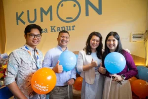 Suasana grand opening Kumon Desa Kapur di Kubu Raya.