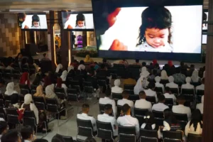 Penayangan perdana film pendek Andai Ibu Bisa Terbang di Aula Garuda Pontianak dalam rangka Hari Sumpah Pemuda ke-97