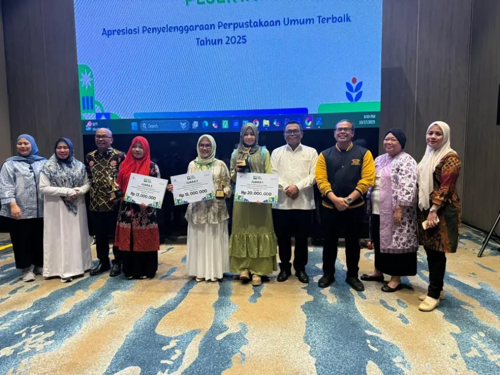 Perpustakaan Fitrah Berkah Insani Pontianak sebagai juara satu nasional wilayah 3 dalam Apresiasi Penyelenggaraan Perpustakaan Desa/Kelurahan Terbaik 2025.