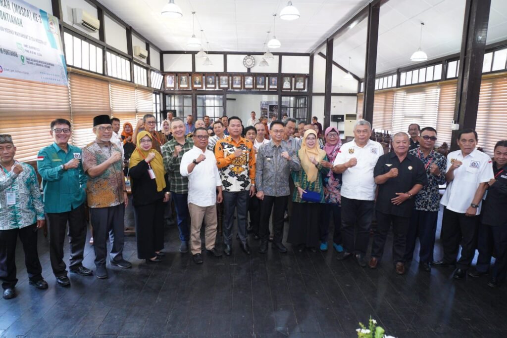 Wali Kota Pontianak Edi Rusdi Kamtono membuka Musyawarah Daerah LPM Kota Pontianak.